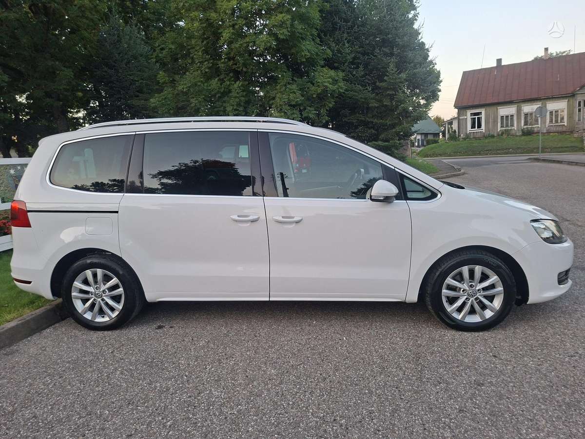 Volkswagen Sharan 2011 — photo 8
