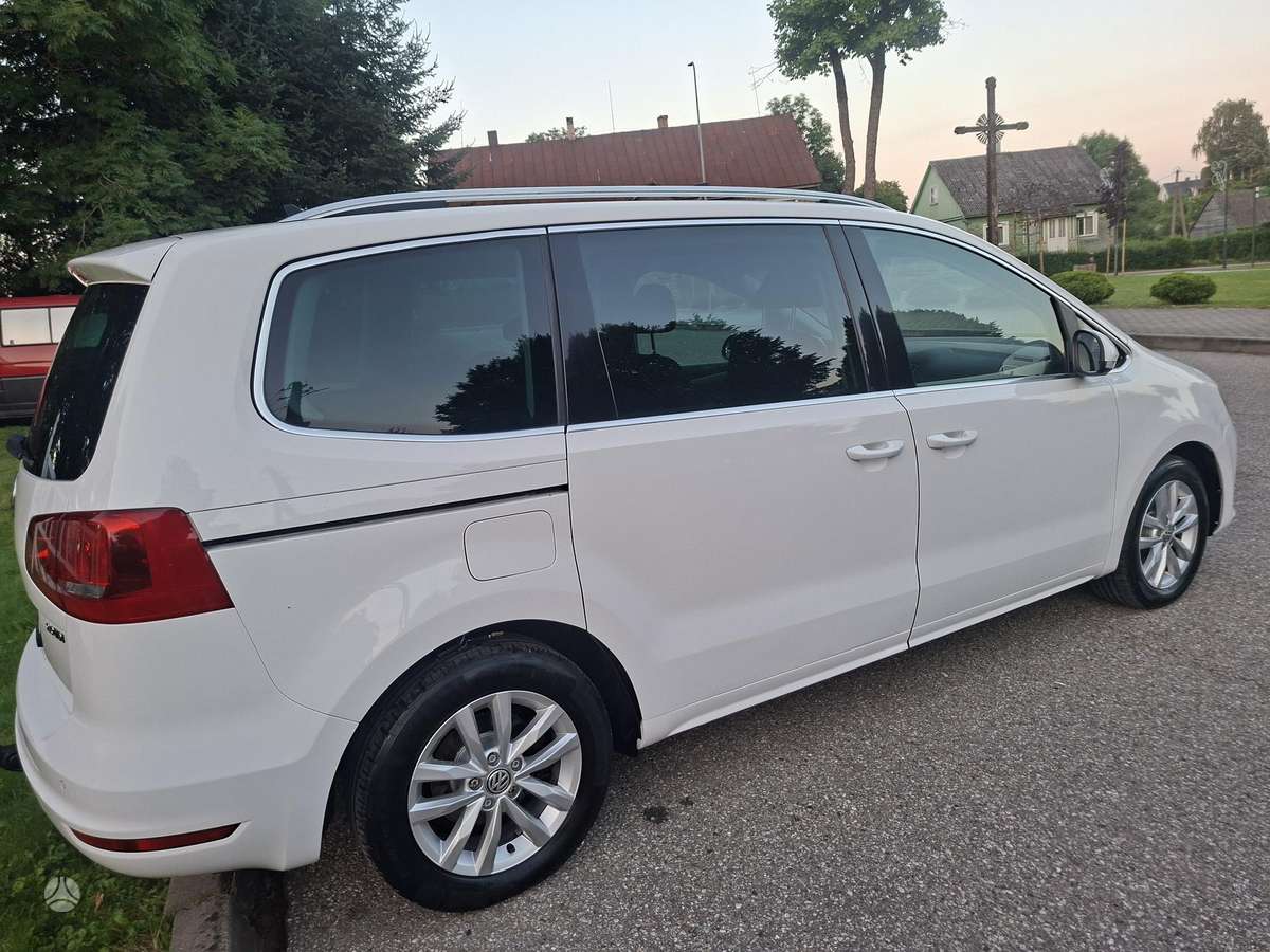 Volkswagen Sharan 2011 — photo 9