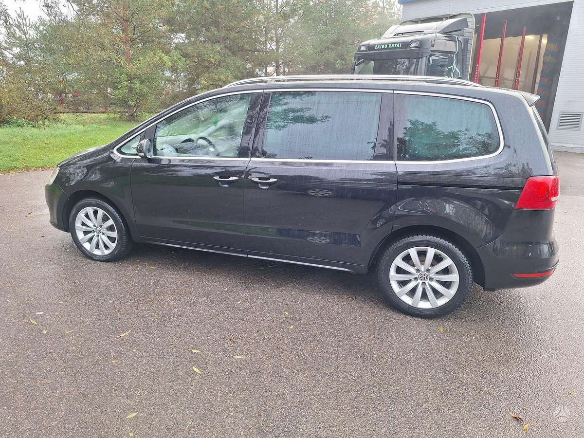 Volkswagen Sharan 2011 — photo 10