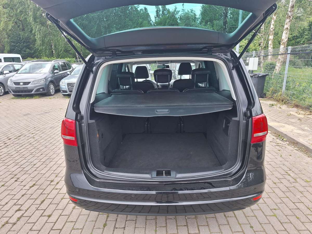 Volkswagen Sharan 2011 — photo 11