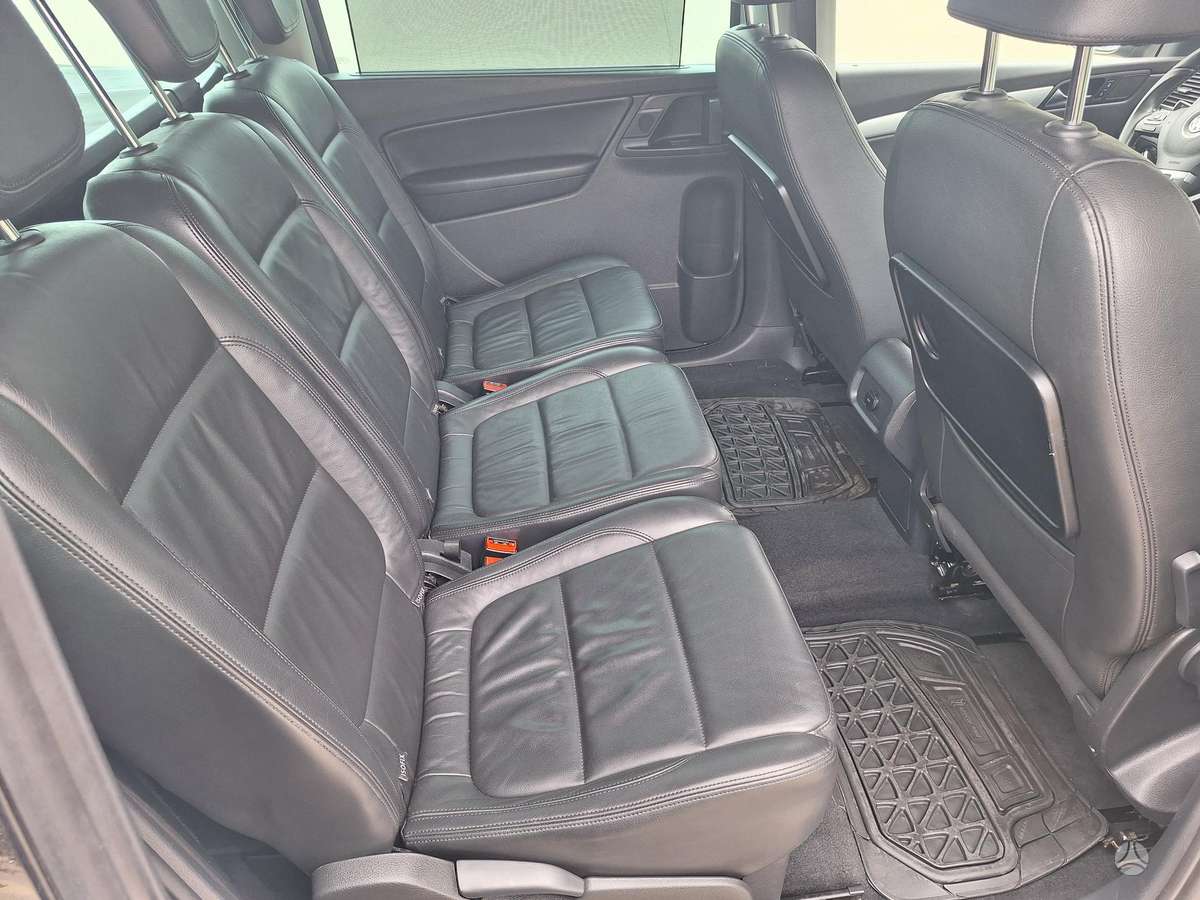 Volkswagen Sharan 2011 — photo 12