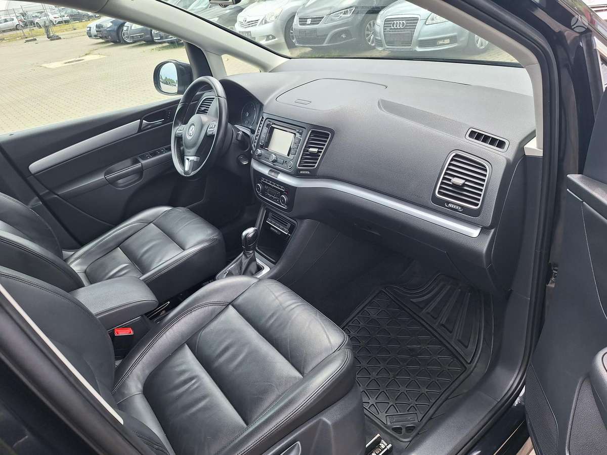Volkswagen Sharan 2011 — photo 14