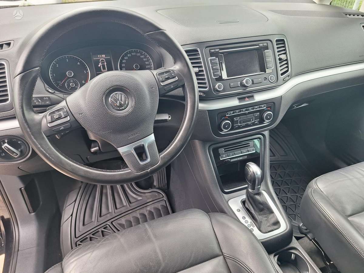 Volkswagen Sharan 2011 — photo 19