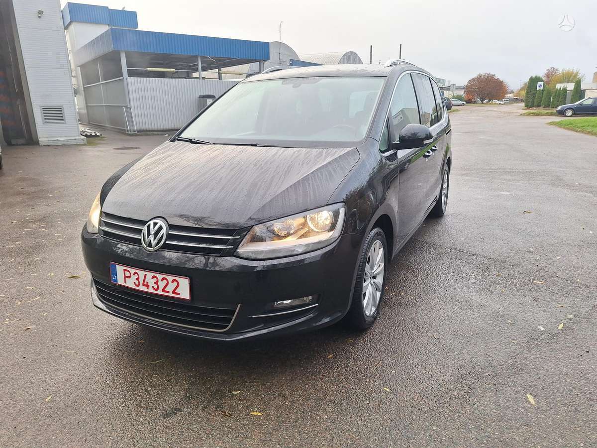 Volkswagen Sharan 2011 — rear view