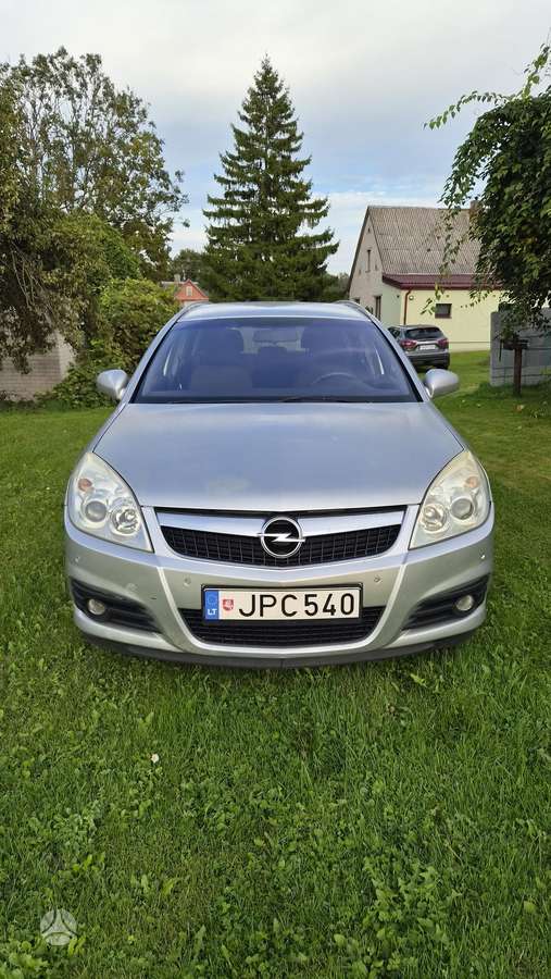 Opel Vectra 2006 — rear view