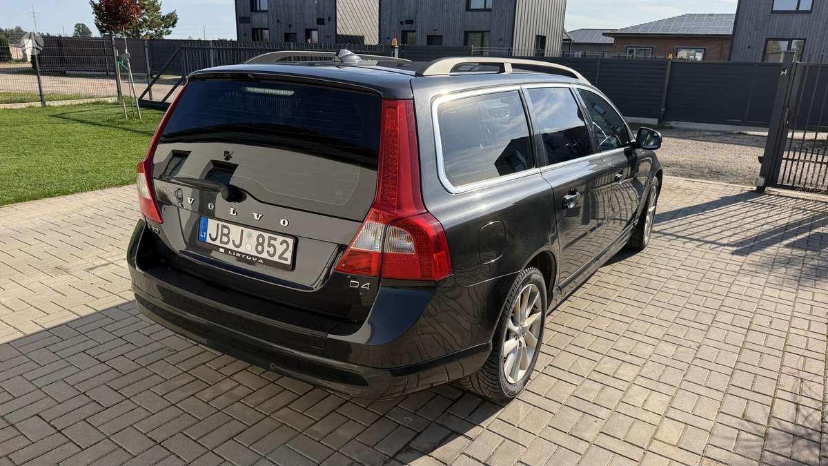Volvo V70 2012 — салон