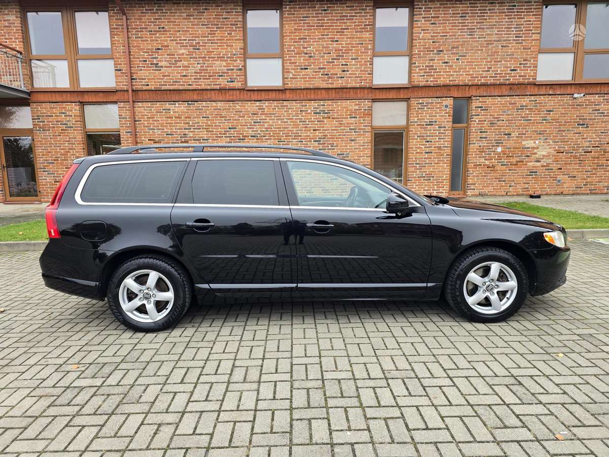 Volvo V70 2007 — салон