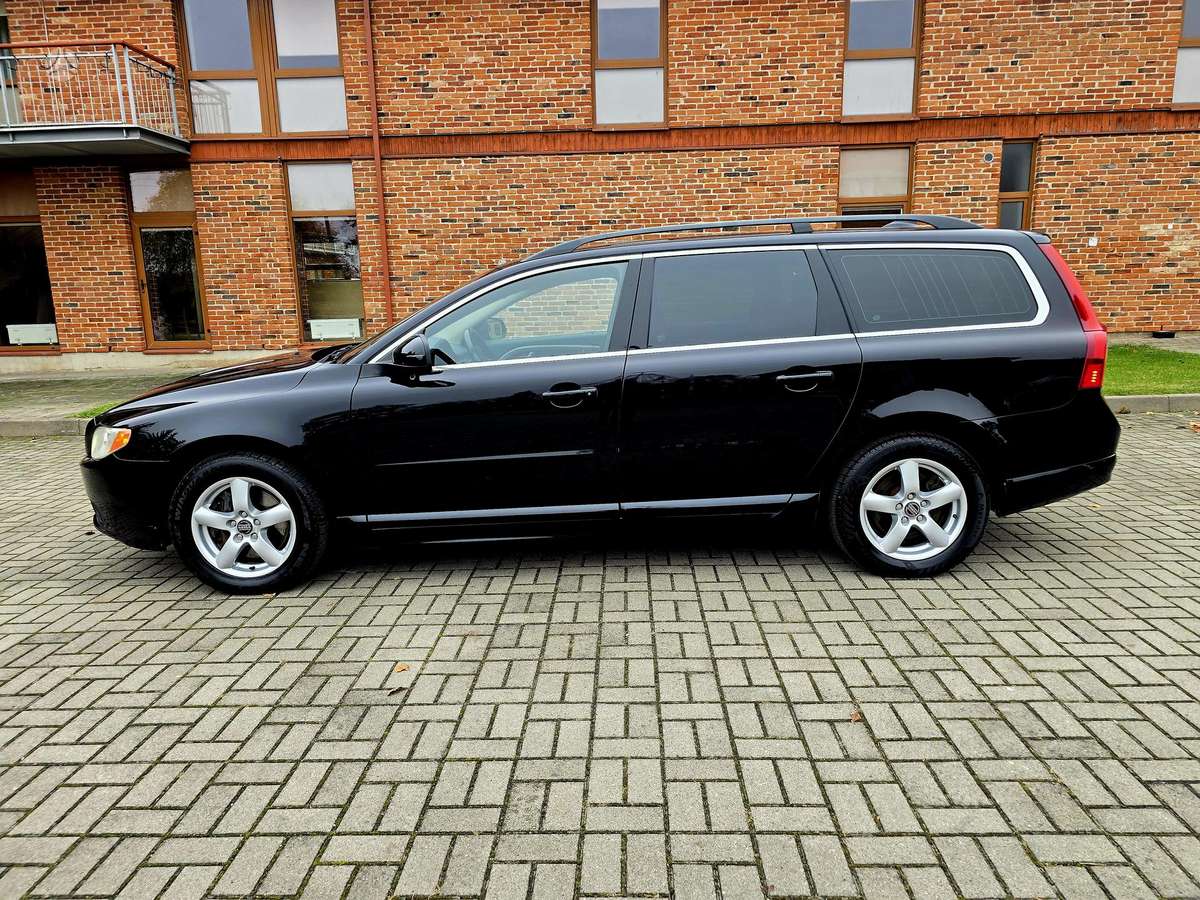 Volvo V70 2007 — двигун 2400 cm³, 185 HP (136kW)