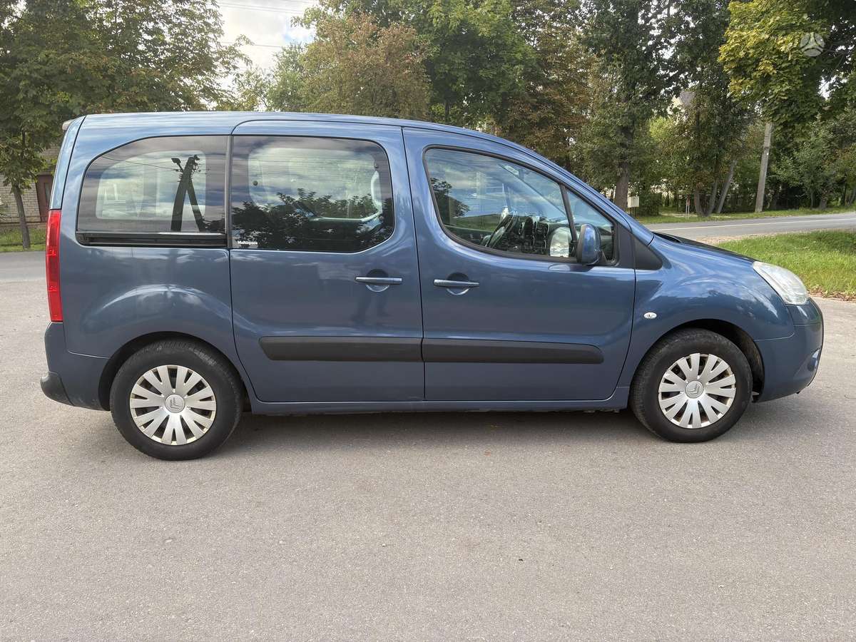 Citroen Berlingo 2012 — салон
