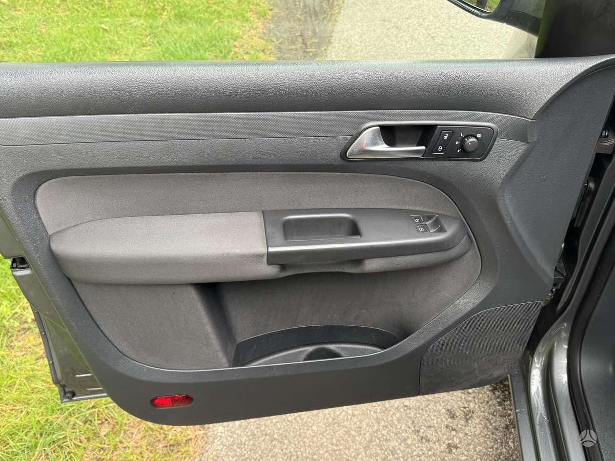 Volkswagen Caddy 2014 — photo 12