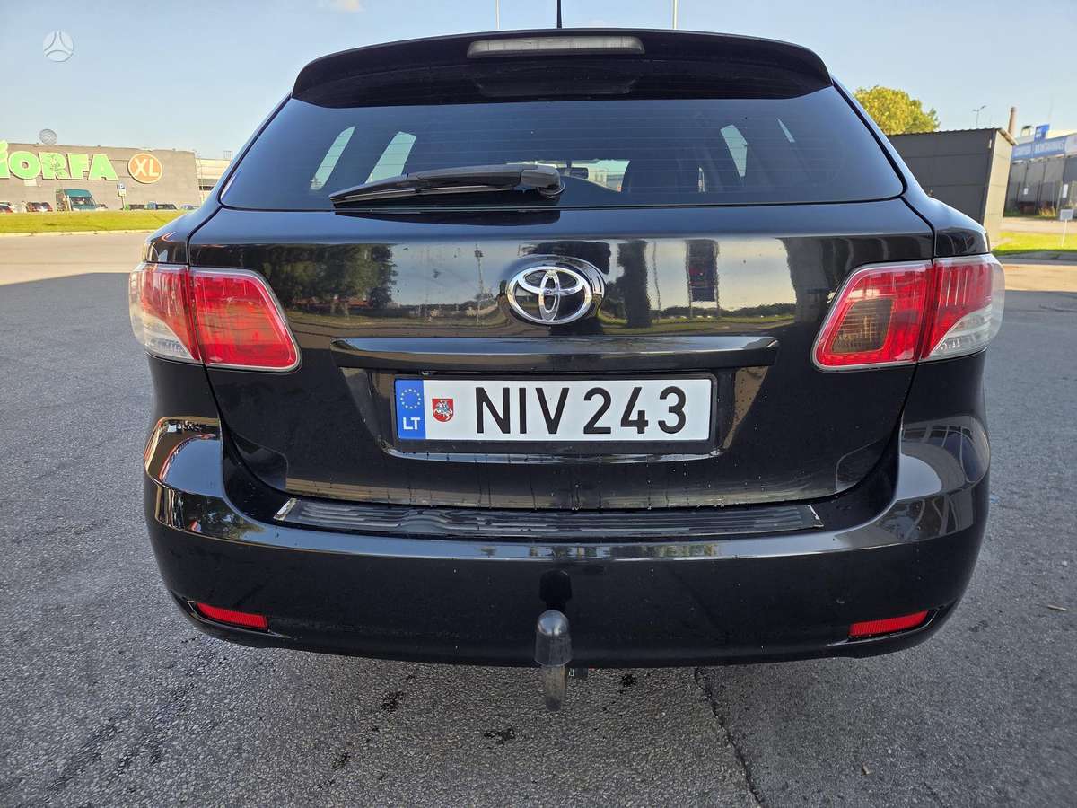 Toyota Avensis 2011 — двигун 2231 cm³, 150 HP (110kW)