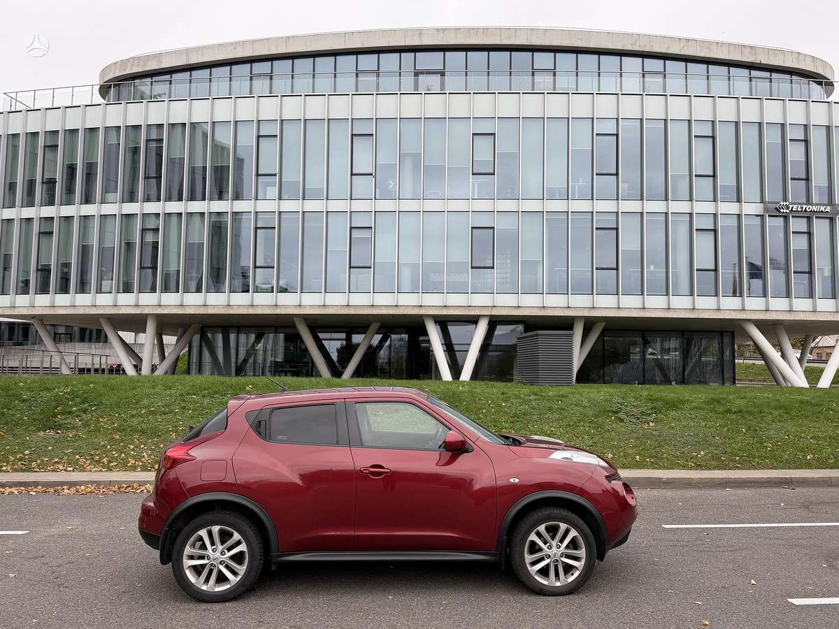 Nissan Juke 2012 — салон