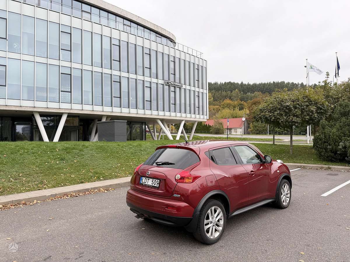 Nissan Juke 2012 — двигун 1461 cm³, 110 HP (81kW)