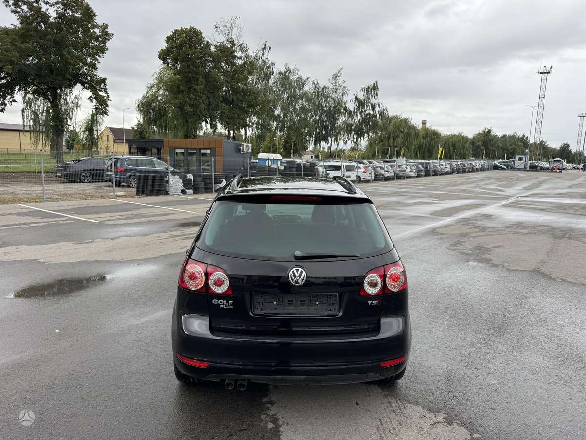 Volkswagen Golf 2012 — двигун 1390 cm³, 122 HP (90kW)