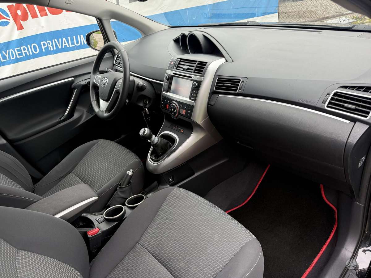 Toyota Verso 2014 — photo 14