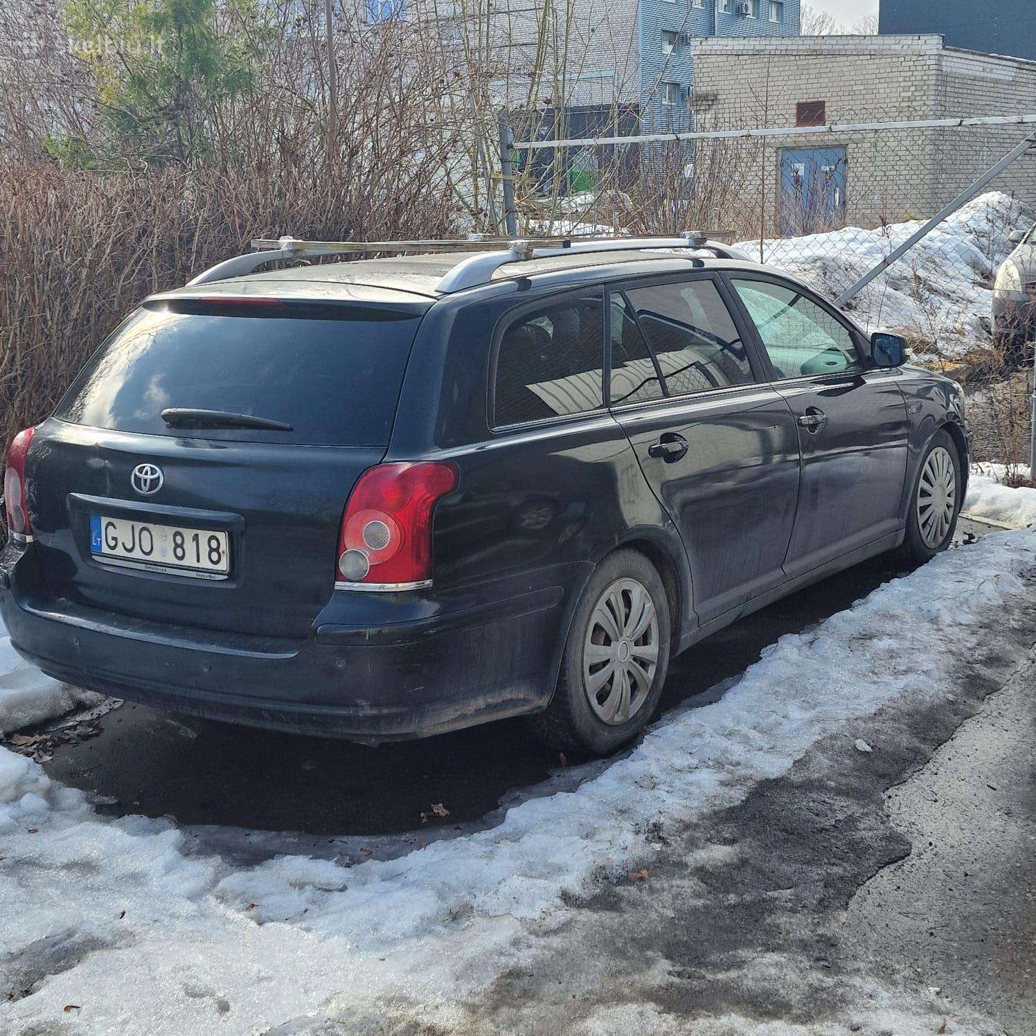 Toyota Avensis 2008 — rear view