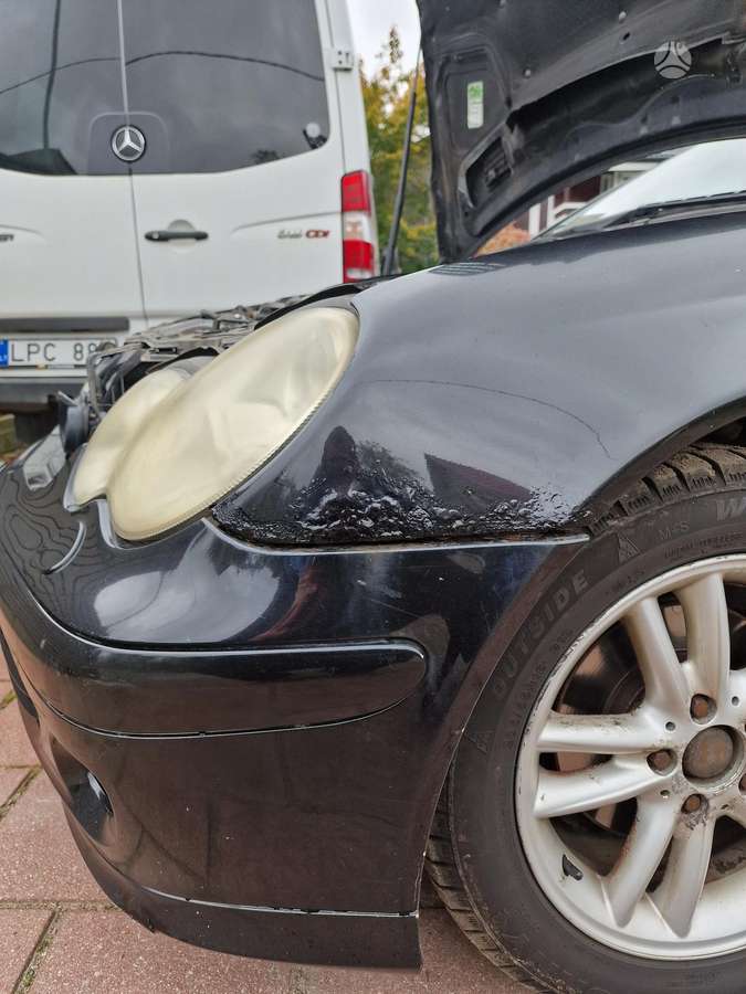 Mercedes-Benz C220 2005 — photo 11