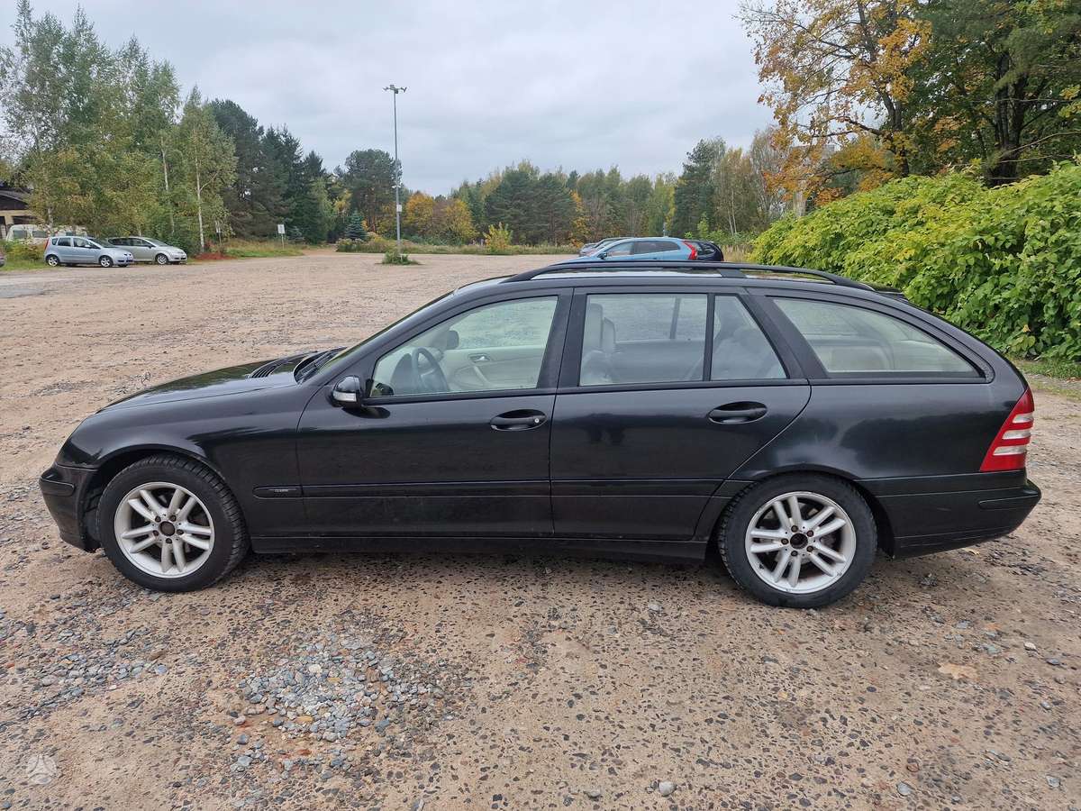 Mercedes-Benz C220 2005 — engine 2149 cm³, 150 HP (110kW)