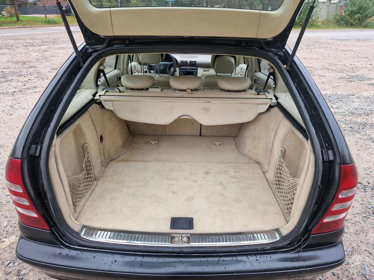 Mercedes-Benz C220 2005 — photo 7