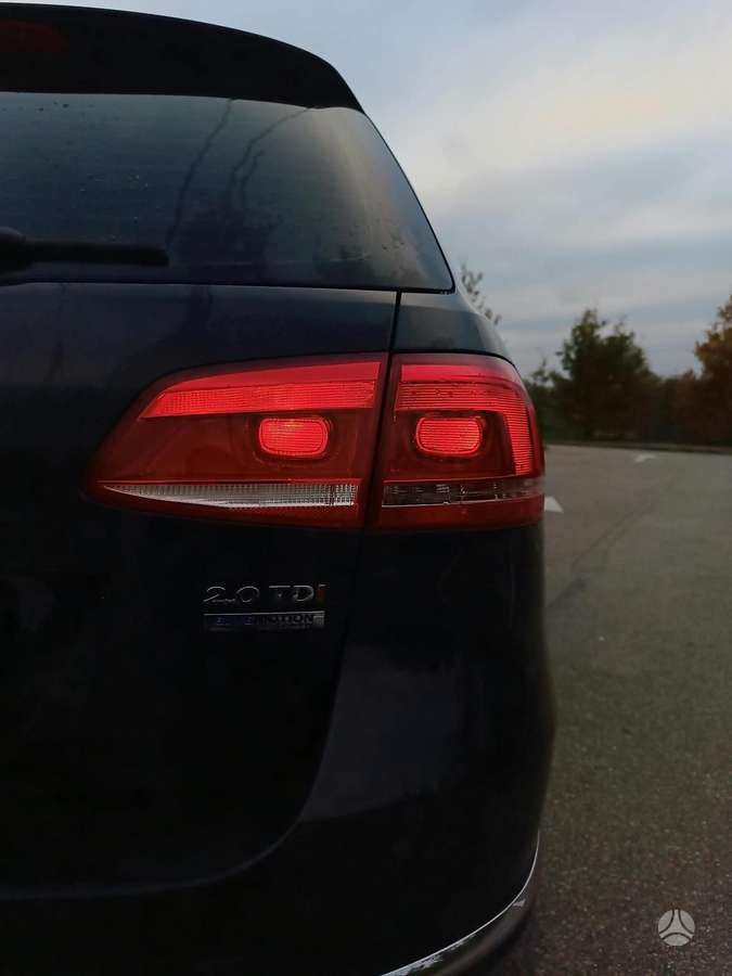 Volkswagen Passat 2012 — photo 10