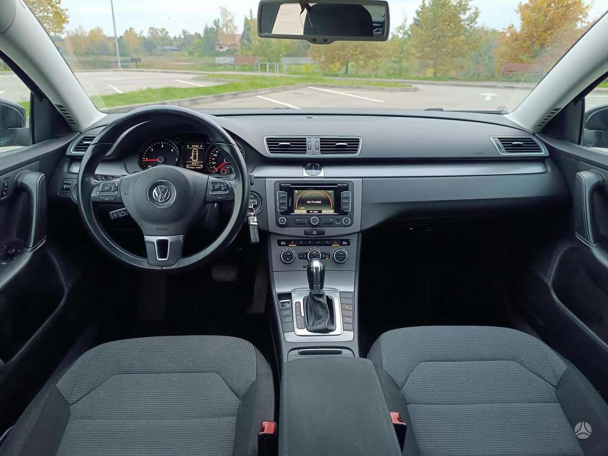 Volkswagen Passat 2012 — photo 13