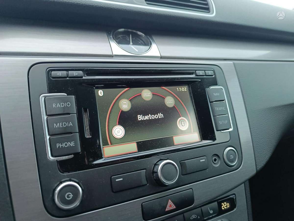 Volkswagen Passat 2012 — photo 14