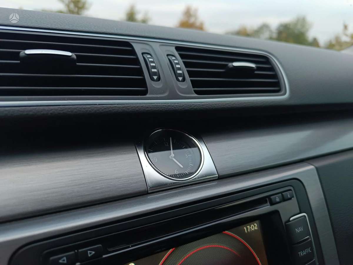 Volkswagen Passat 2012 — photo 18