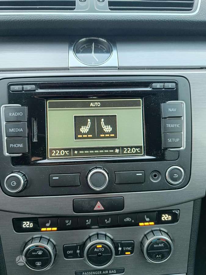 Volkswagen Passat 2012 — photo 21