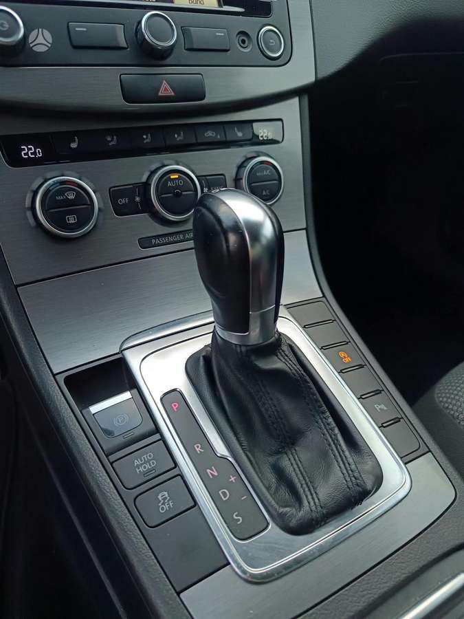 Volkswagen Passat 2012 — photo 22