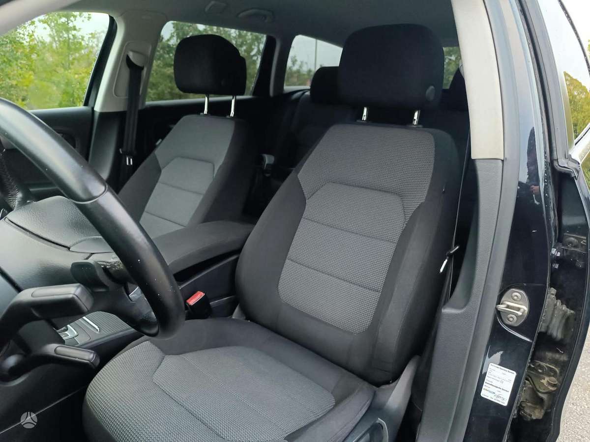 Volkswagen Passat 2012 — photo 24