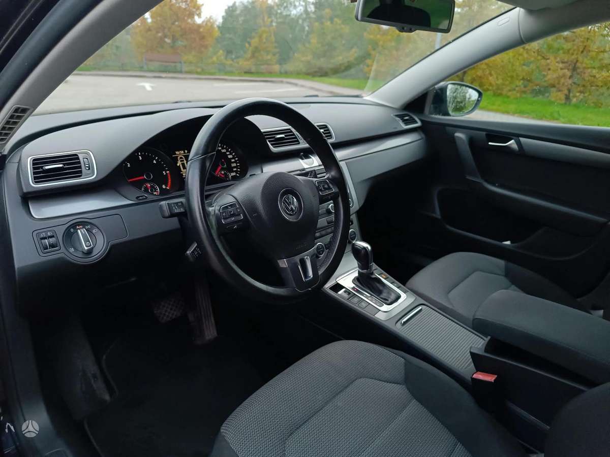 Volkswagen Passat 2012 — photo 25