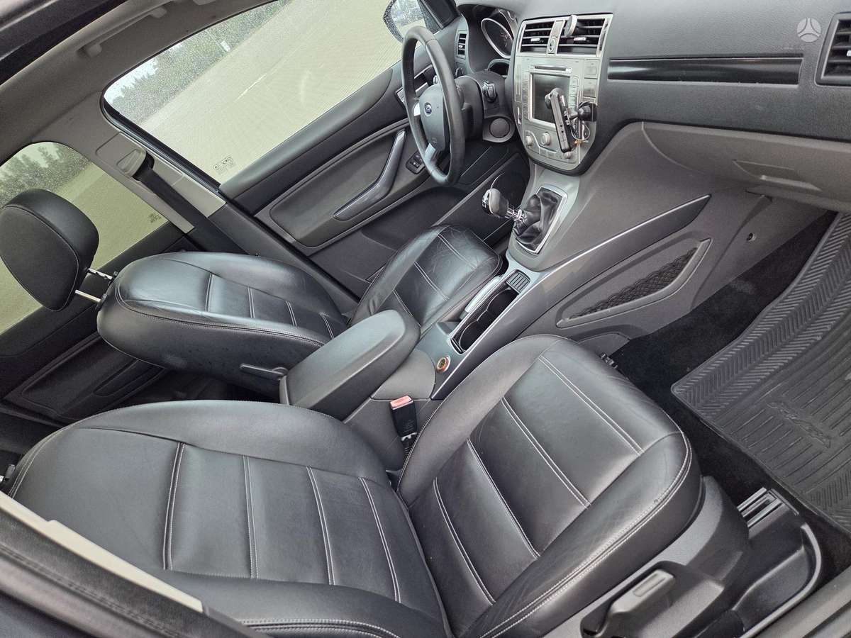 Ford Kuga 2010 — photo 11