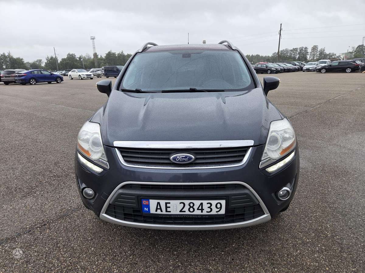 Ford Kuga 2010 — interior