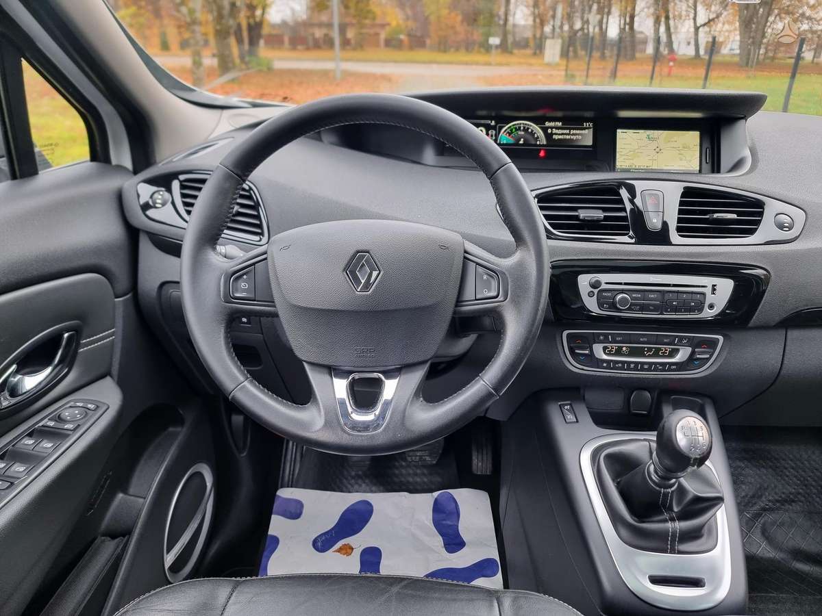 Renault Scenic 2013 — photo 15