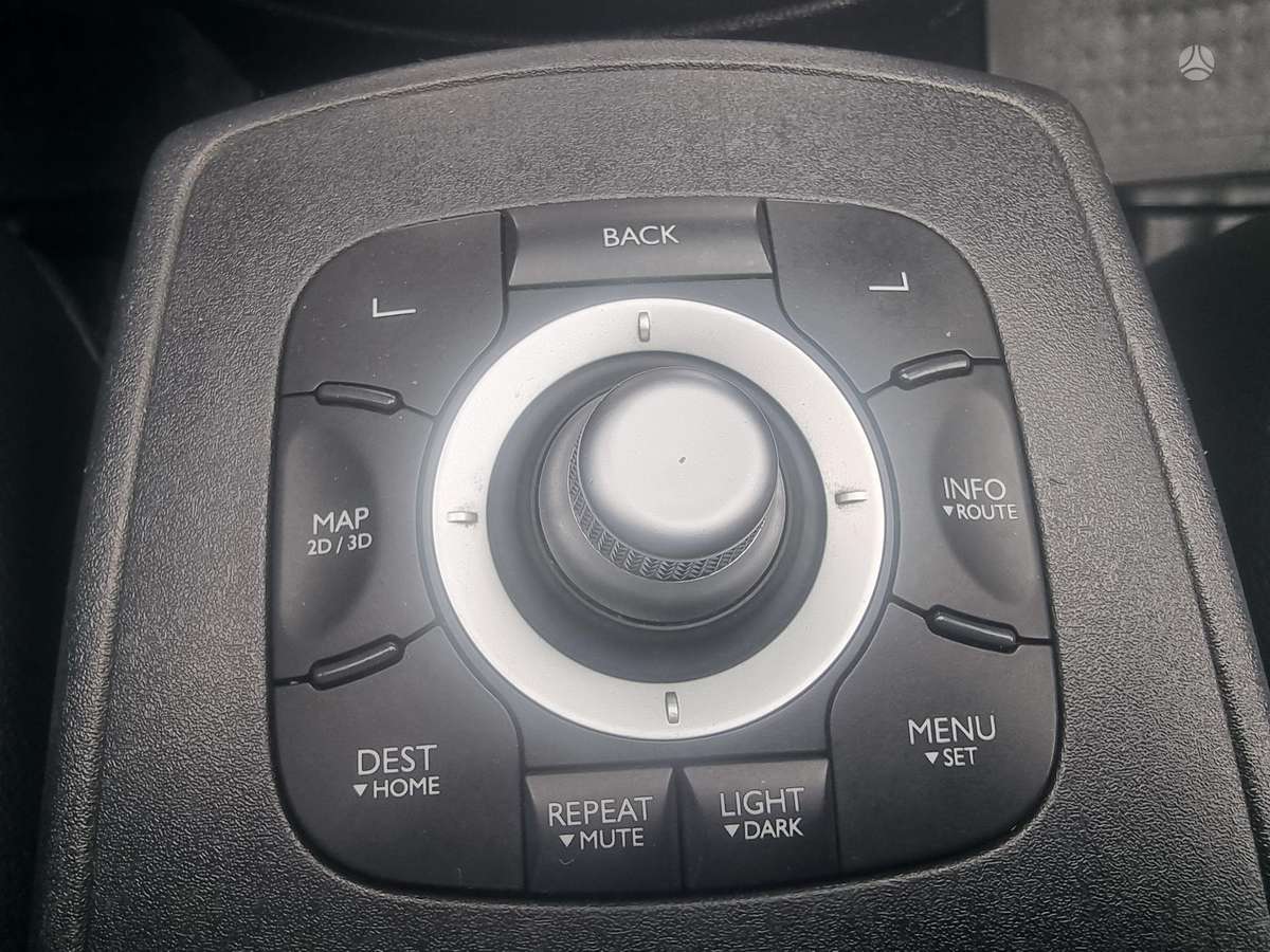 Renault Scenic 2013 — photo 23