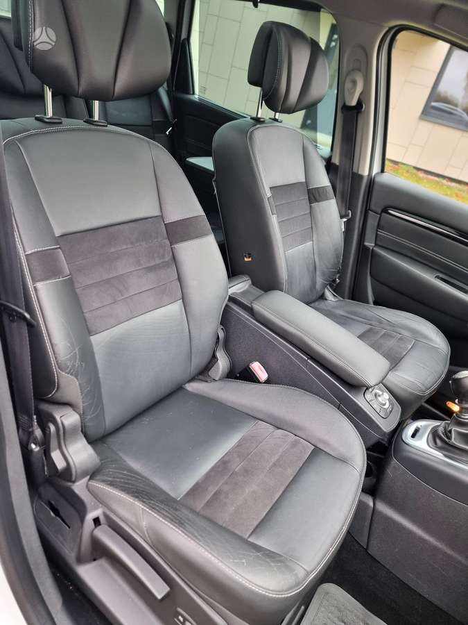 Renault Scenic 2013 — photo 29