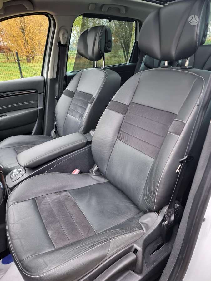 Renault Scenic 2013 — photo 30