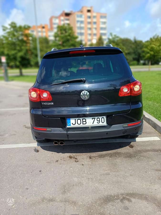 Volkswagen Tiguan 2010 — engine 1984 cm³, 200 HP (147kW)