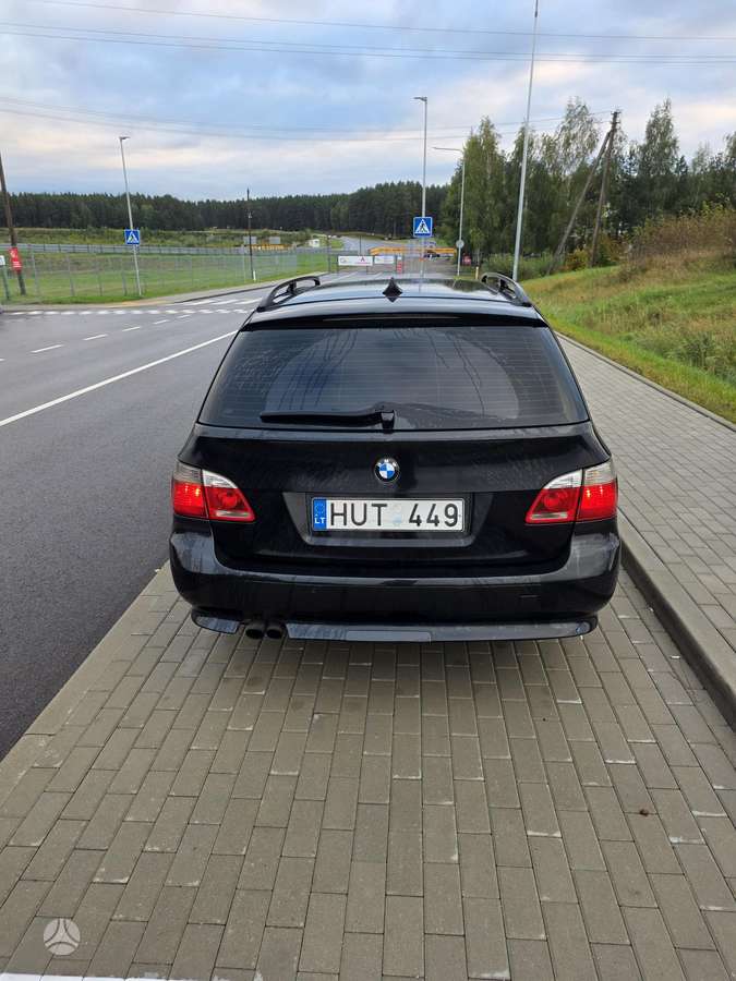BMW 530 2004 — двигун 2993 cm³, 218 HP (160kW)