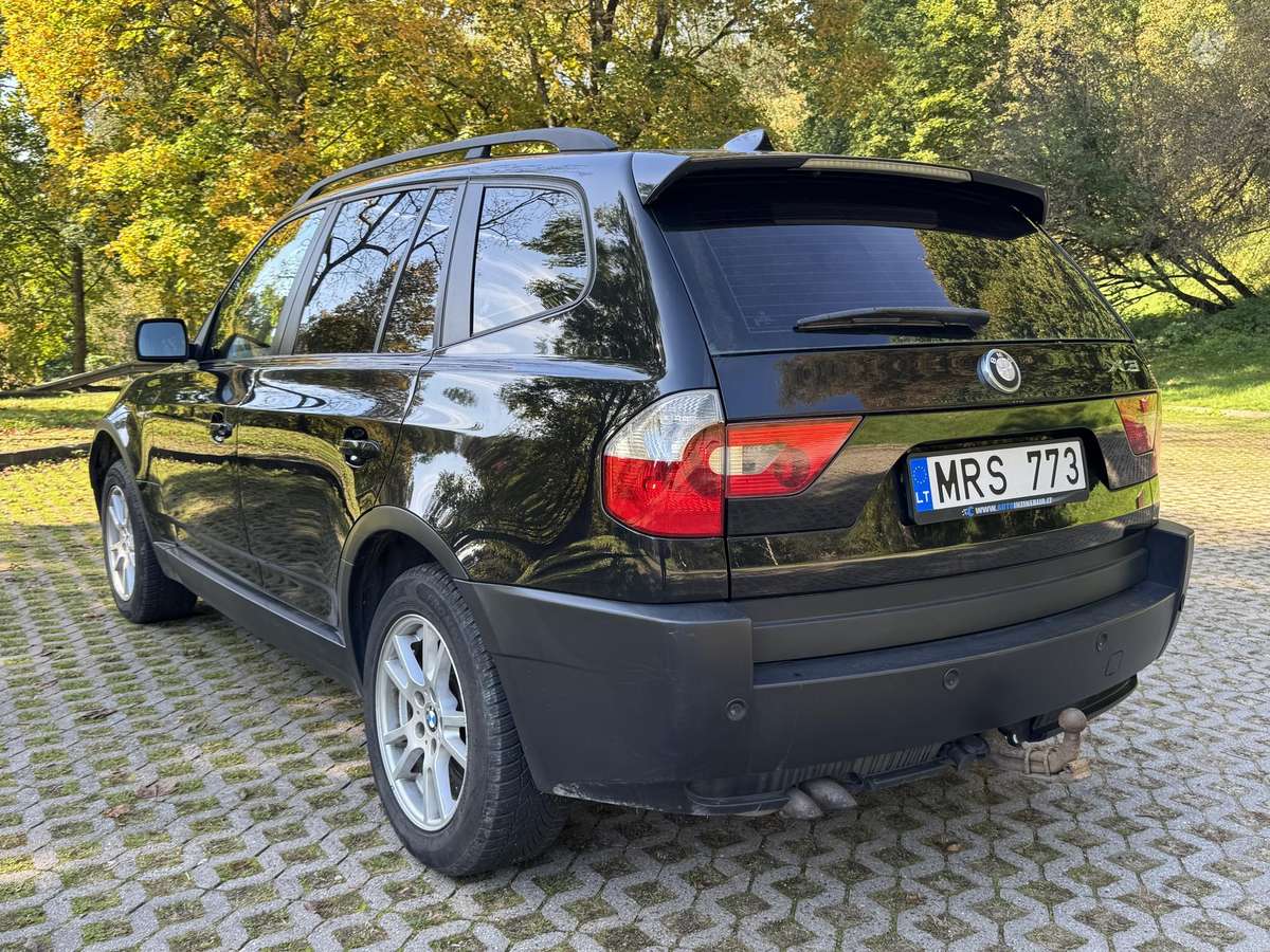 BMW X3 2004 — салон