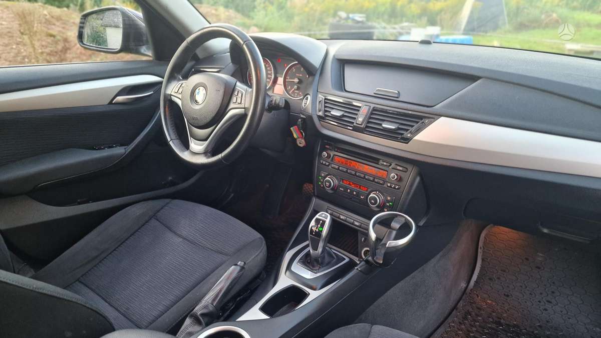 BMW X1 2013 — photo 8