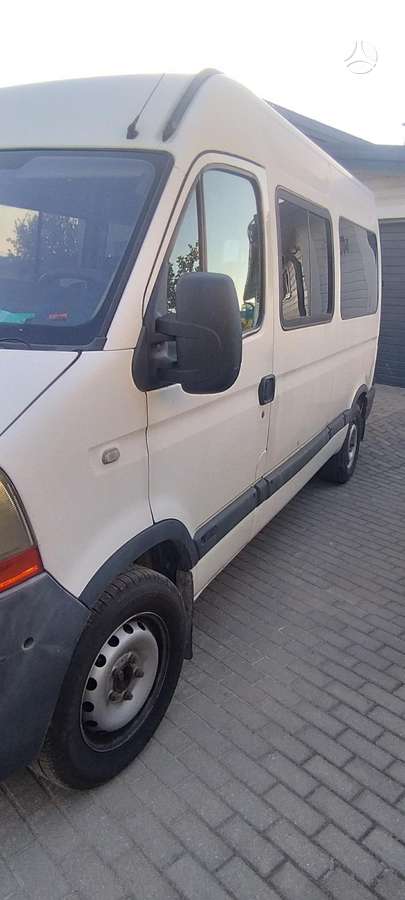 Renault Master 2004 — rear view