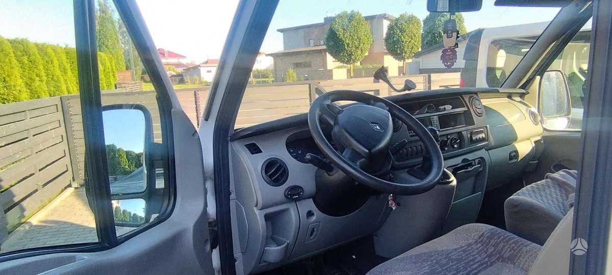 Renault Master 2004 — engine 3000 cm³, 136 HP (100kW)