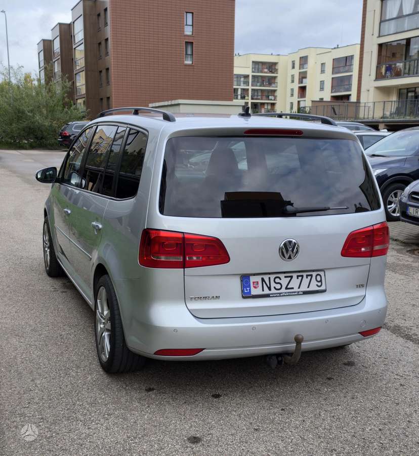 Volkswagen Touran 2011 — photo 10