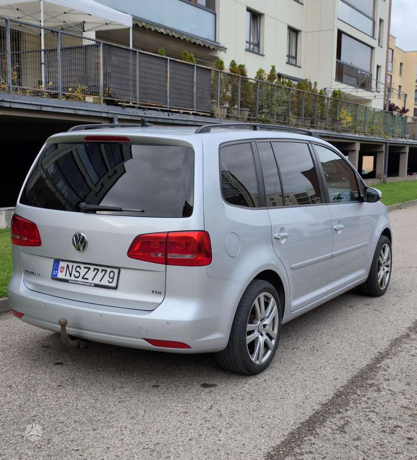 Volkswagen Touran 2011 — photo 12