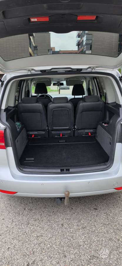 Volkswagen Touran 2011 — photo 13