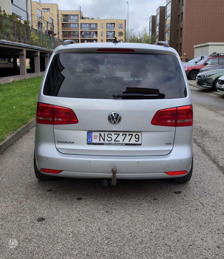 Volkswagen Touran 2011 — photo 14