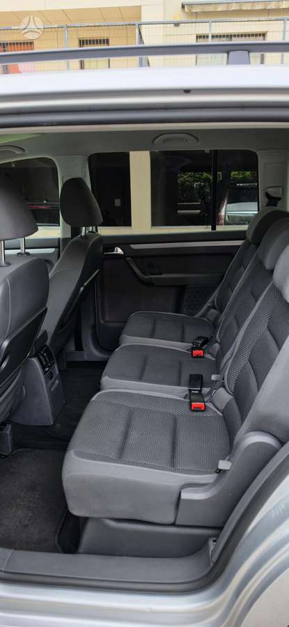 Volkswagen Touran 2011 — photo 15
