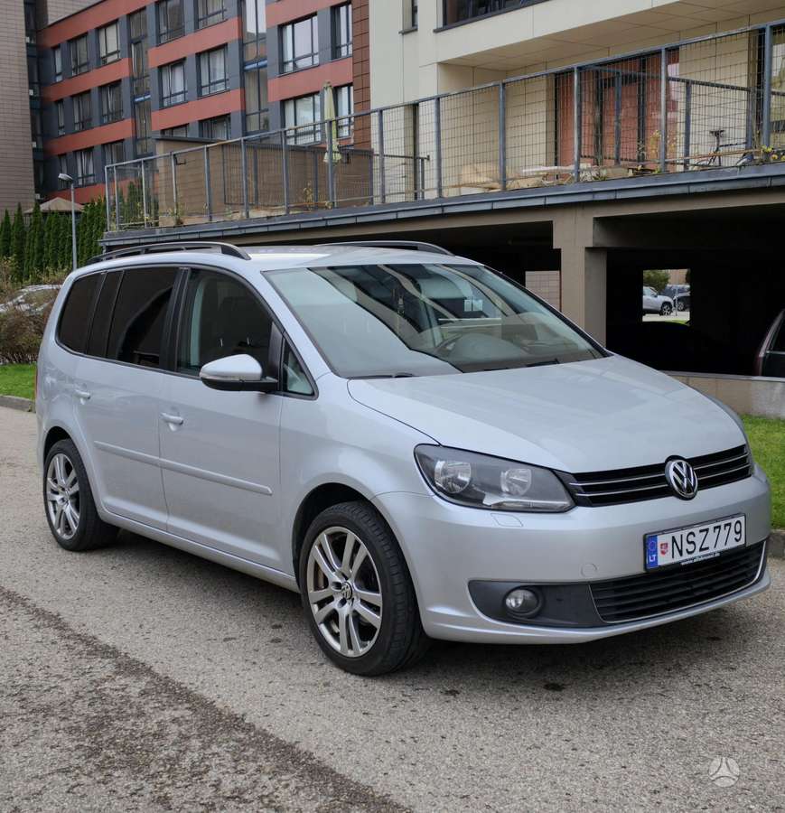 Volkswagen Touran 2011 — photo 8