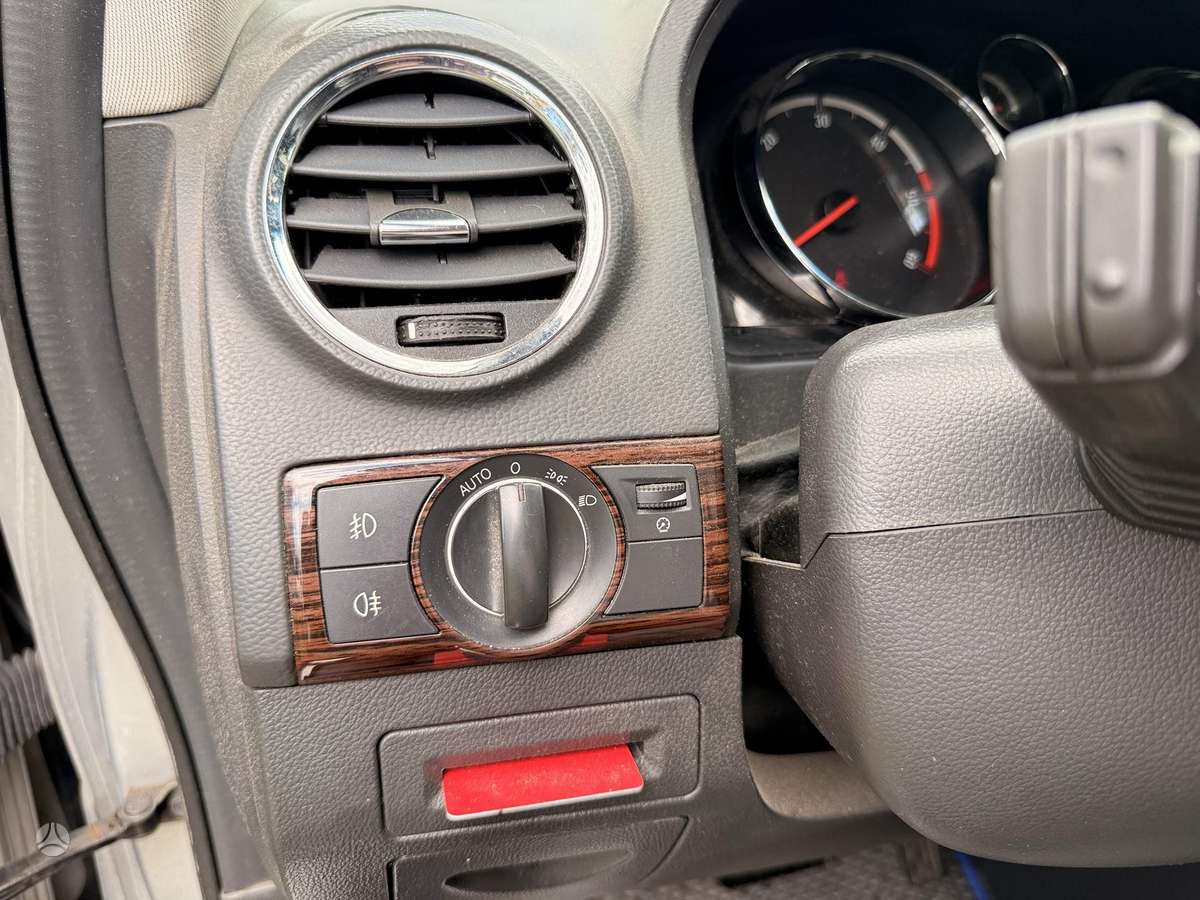 Opel Antara 2008 — photo 10